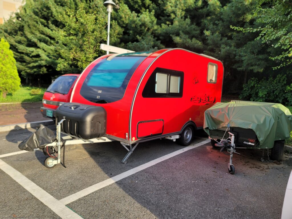 캠핑카 알박기 공영주차장 알박기중