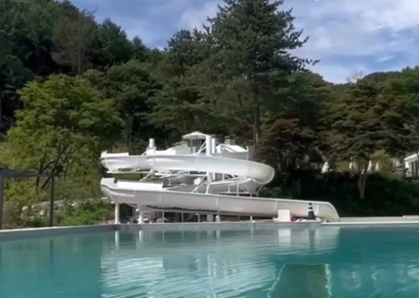 더빌리지캠핑장 워터슬라이더