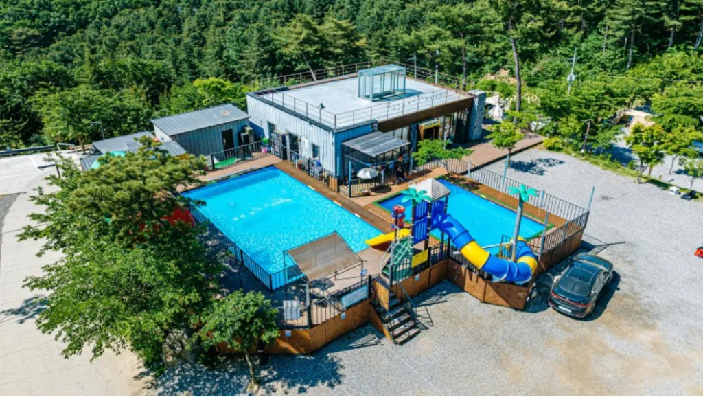 블루문캠핑장 수영장